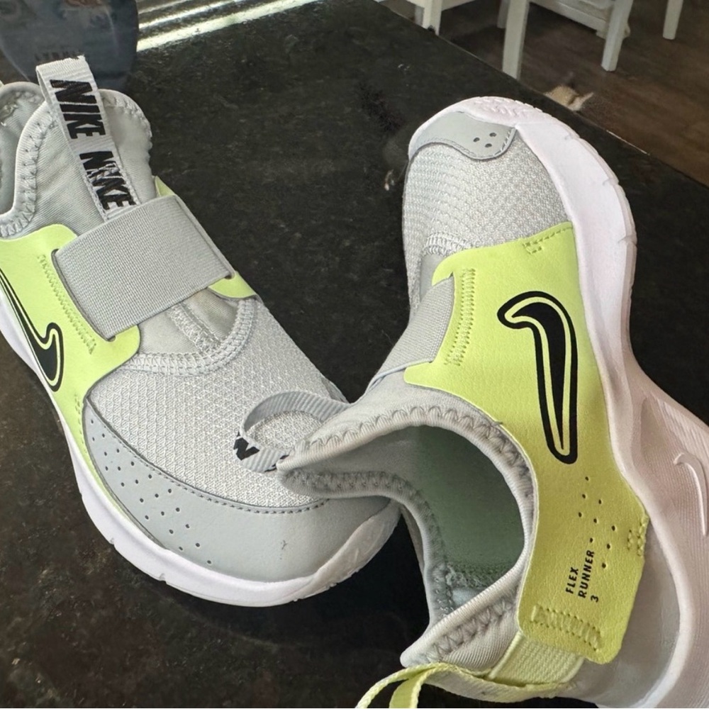 Nike Kids Sneakers in Light Gray and Neon Yellow